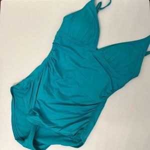 Tommy Bahama Size 6 Swimsuit, Tommy Bahama One Piece Ruched Turquoise